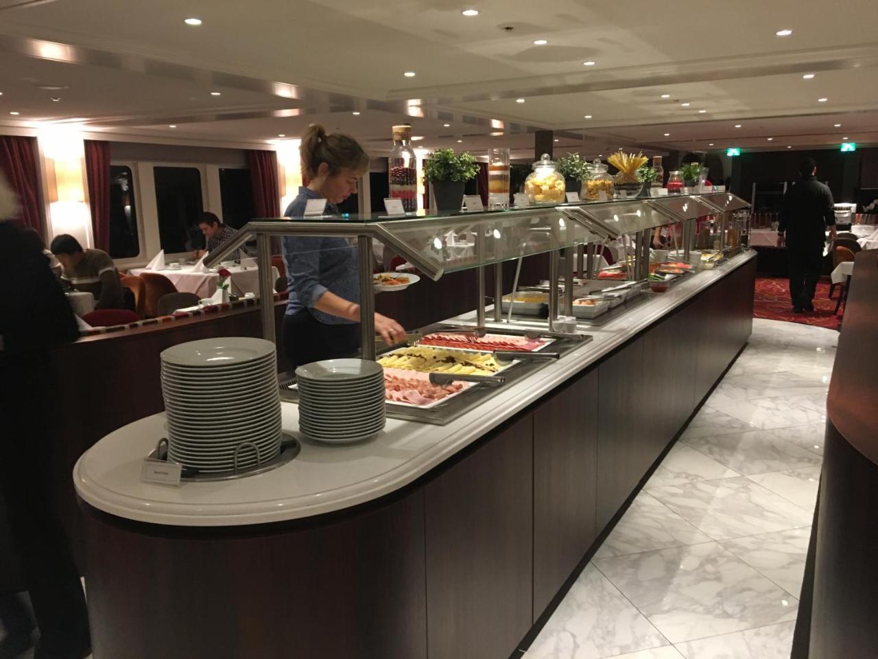 Select Ms Charles Dickens Neuss Hotel Exterior foto